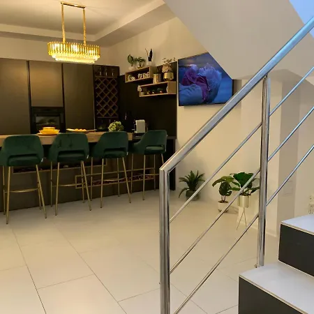 Vila Goldenhouse2